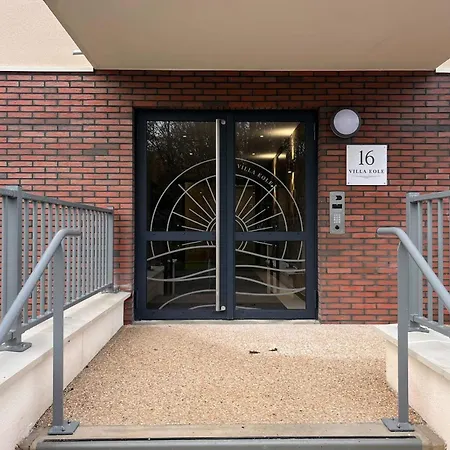 Bright In Close To The Beach! *